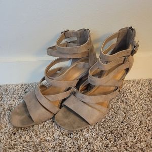 Tan women's universal thread strappy block heels sandal